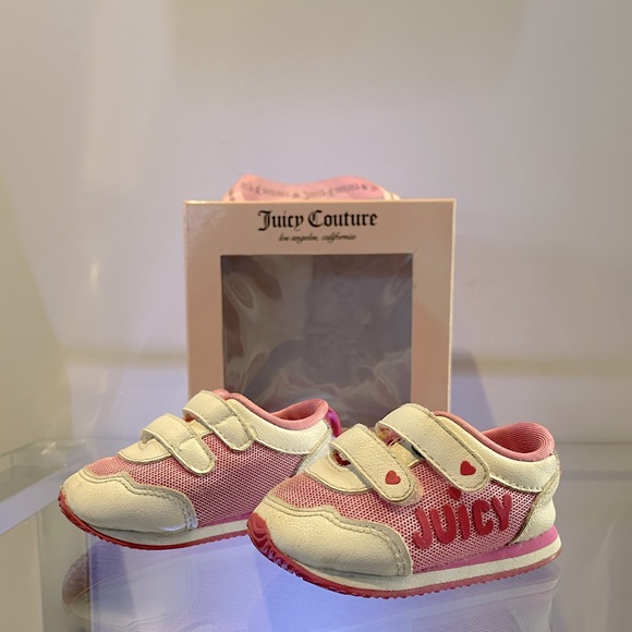 🦄 JUICY COUTURE 🦄 little girl sneakers. Size 3 - Picture 1 of 4